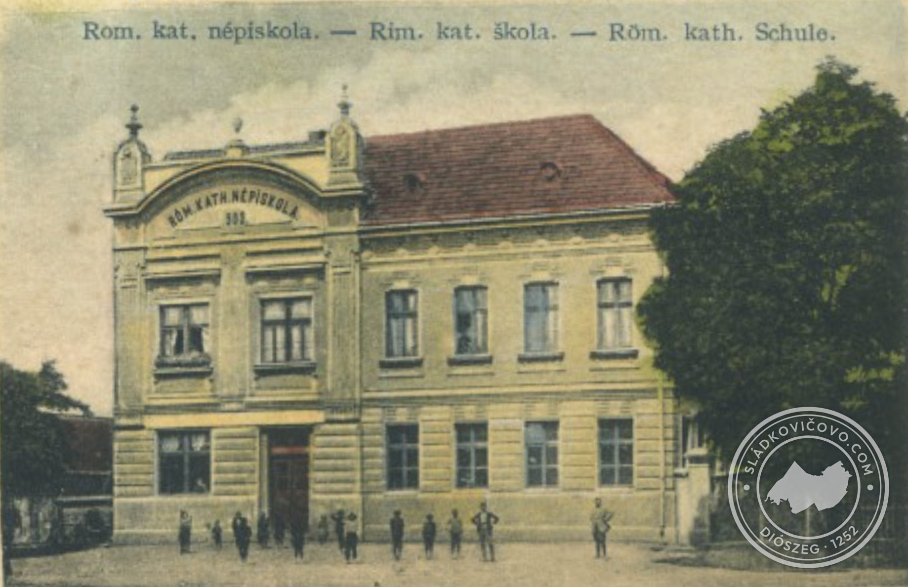 A római katolikus népiskola a 20. század húszas éveiben.