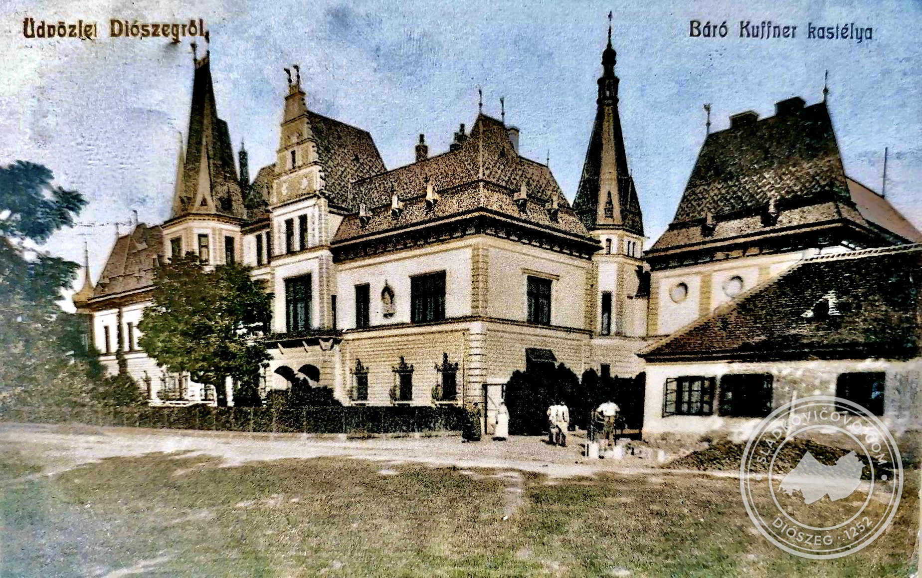 Kaštieľ vo svojej pôvodnej kráse na kolorovanej pohľadnici z roku 1910.